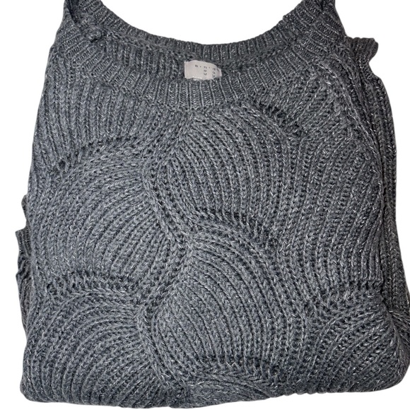 A New Day Women's Gray Sweater w/ Scalloped Hem w/ Metallic detail Size M - Picture 5 of 10